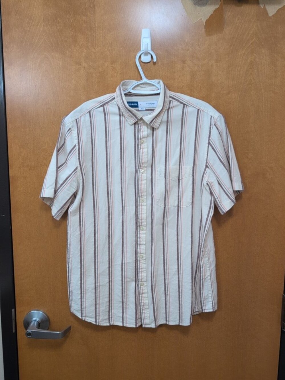 Old Navy Everyday Shirt Mens L White Pink Purple‎ Short Sleeve Button Up Striped